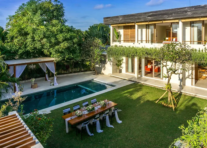 Seriska - Spacious 5br Private Pool With Private Cook, & Tour Jimbaran