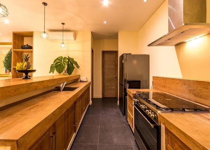 Villa Seriska - Spacious 5br Private Pool With Private Cook, & Tour
