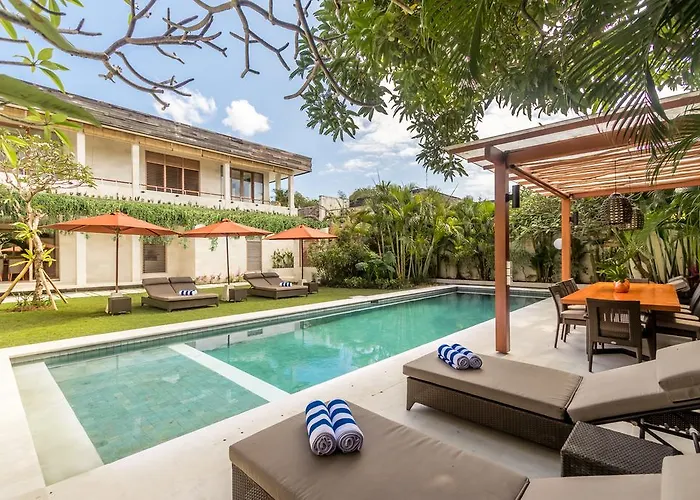 Seriska - Spacious 5br Private Pool With Private Cook, & Tour Villa Jimbaran